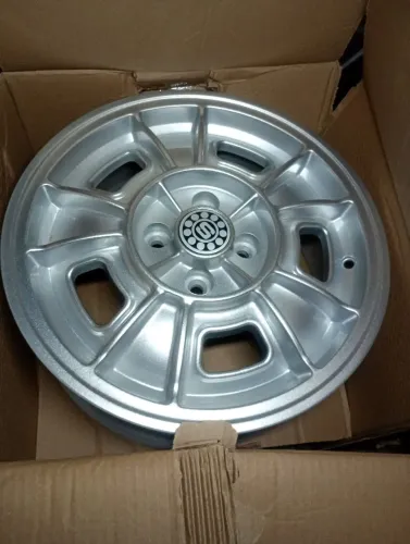 Roda dragster scorro aro 15 na caixa 