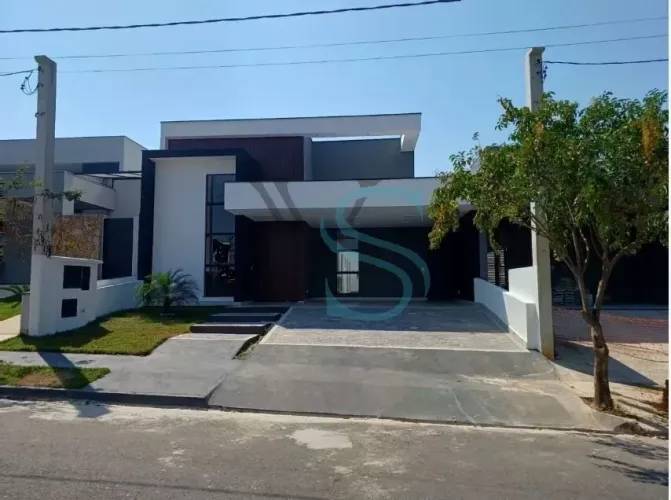 Excelente Casa em Condomínio Residencial Le France