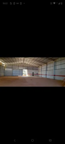 Estrutura comercial e residencial às margens da BR 163