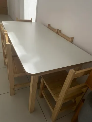 Mesa infantil com 6 cadeiras (MADEIRA)