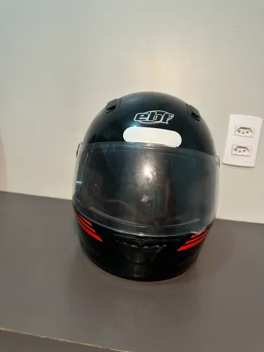 Capacete Ebf 7 Fechado Carbon Preto E Vermelho Brilhante