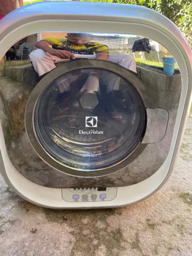 Máquina de lavar e seca Eletrolux 3 kilo