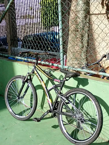 Bike: Caloi andes aro 26, Semi nova (aceito negociações).