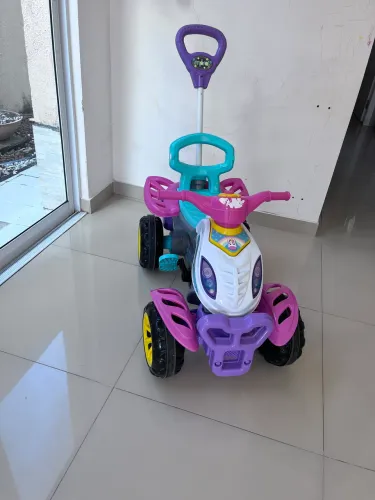 Triciclo infantil menina 