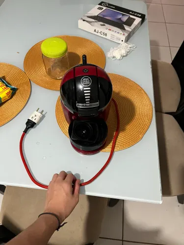 Cafeteira Dolce Gusto Nestle (Vermelha)