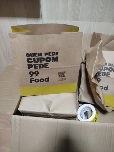 Sacolas,lacres e bobinas no desapego