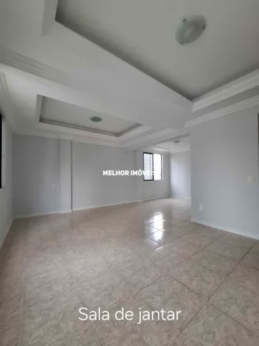 Cobertura Duplex a venda no Centro de Balneário Camboriú.