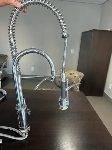 Misturador monocomando de mesa para cozinha Gourmet cromado