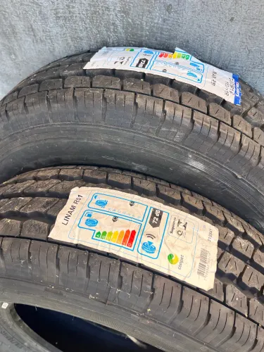 02 Pneus 215/75R16C 113/111R