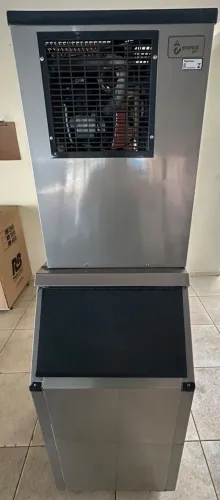 Máquina de Gelo Everest EGC 75/70