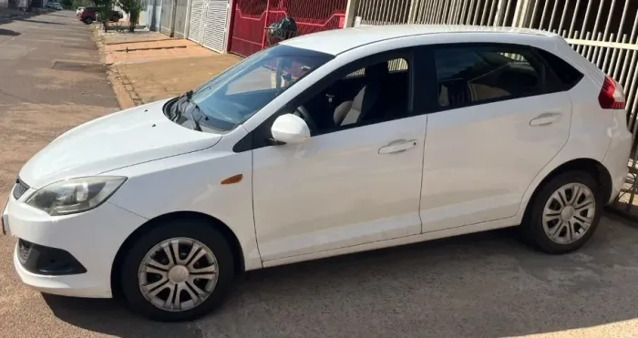 Chery Celer Hatch 1.5 16V Flex 5P 2015