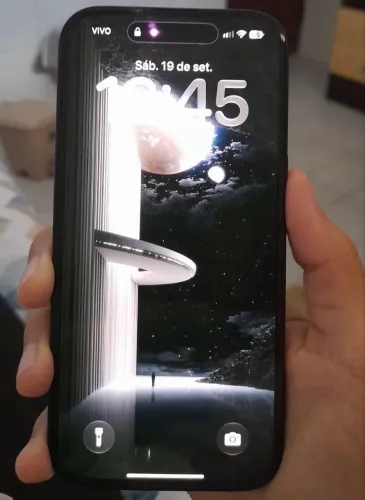 iPhone 15 impecável