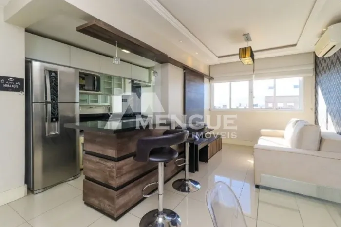 Apartamento com 2 quartos e 54m² à venda em Passo da Areia, Porto Alegre.