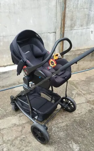 Carrinho de bebê e bebê conforto KIDDO