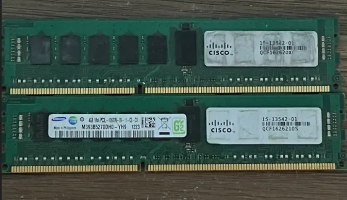 Par Memória Servidor 8GB (2x4GB) DDR3 ECC Registered - Cisco/Samsung