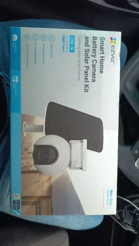 CÂMERA 2K COM PAINEL SOLAR