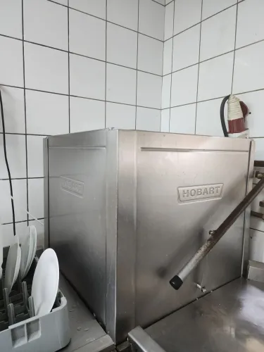 Venda de máquina de lavar louça industrial. Observação, sem garantia. 