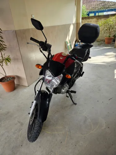 YBR 125 - único dono, pouco rodada