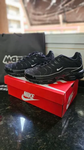 NIKE AIR MAX PLUS OG