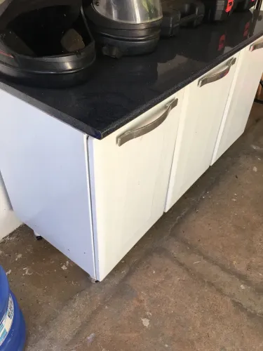 Vendo Balcão bem conservado 