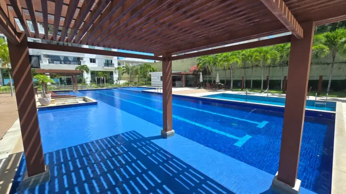 Apartamento Mobiliado para Alugar em Ponta Negra | 2 Quartos | Suíte Master | Varanda Gour