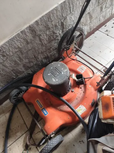 máquina cortar grama Tramontina 2.0HP
