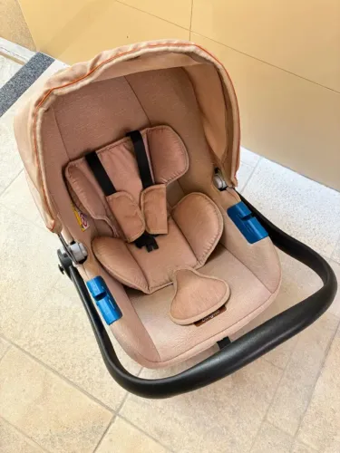 Bebê conforto da marca Burigotto Touring X em excelente estado de conservação