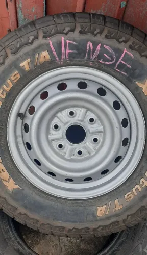 Roda completa de caminhonete aro 16
