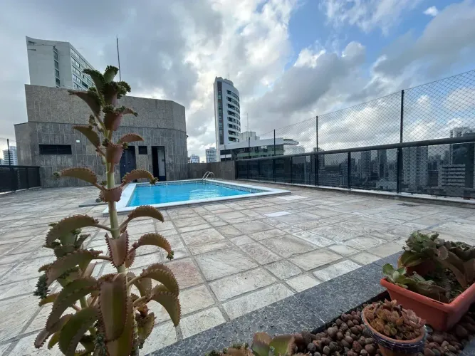 Luxuosa cobertura duplex mobiliada com piscina privativa no melhor trecho da av Boa Viagem