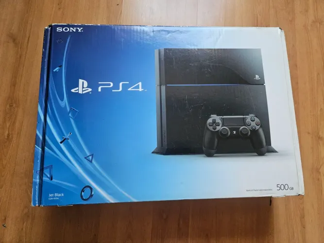 Vendo PlayStation 4 quase sem uso console comprado no Brasil.4 jogos incluso