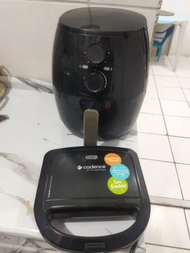 Vendo air fryer e sanduicheira Cadence