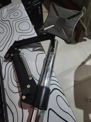 Suporte articulado pra monitor