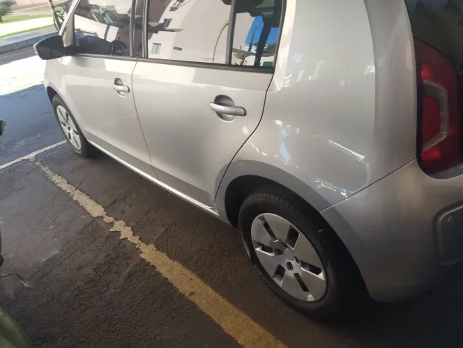 Volkswagen Up! Move 1.0 Total Flex 12V 5P 2015