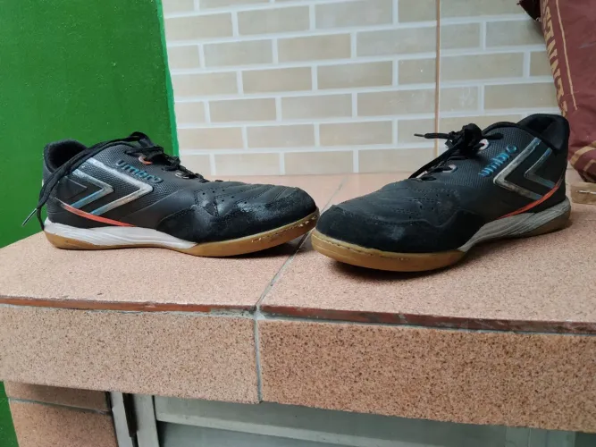 Chuteira pro 5 futsal seminova