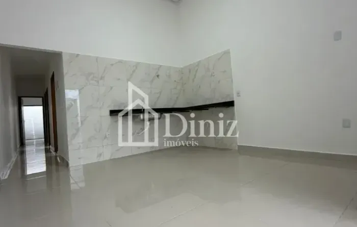 Casa para venda possui 70 metros quadrados com 3 quartos em Residencial Vida Nova - Anápol