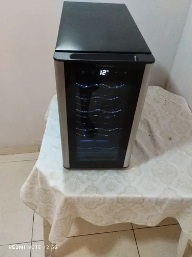 Adega Eletrolux 8 garrafas 