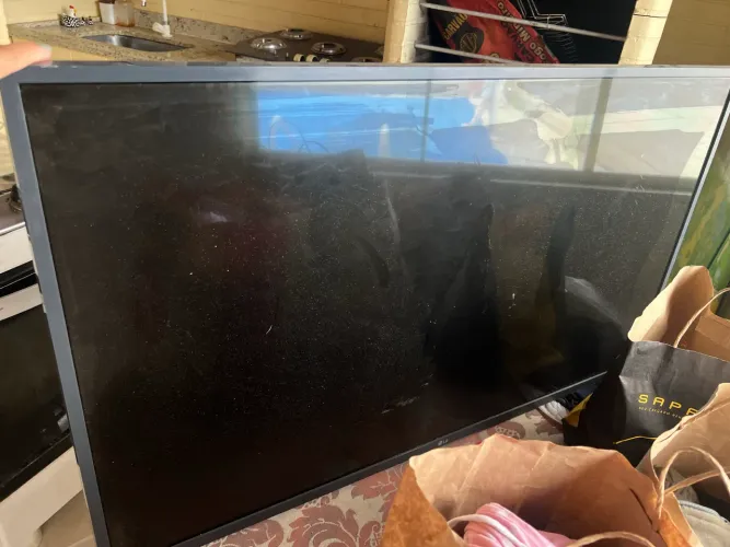 Tv LG smart para retirada de peças