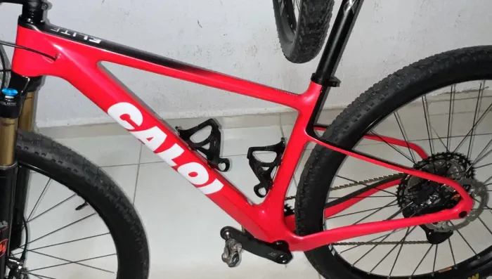 QUADRO CALOI ELITE CARBON SPORT 17 SEMINOVO