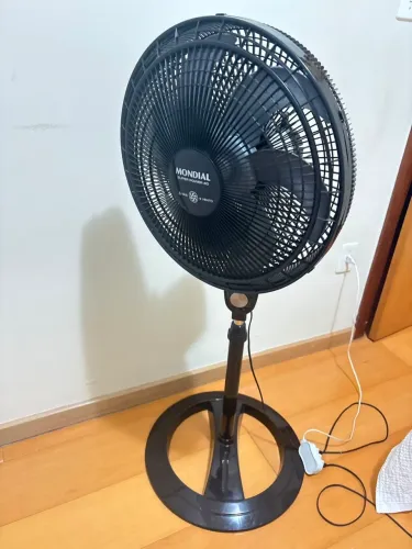 Ventilador de Coluna Mondial Super Power VSP-40C-NB 40cm 6 pás 3 velocidades Preto/Prata