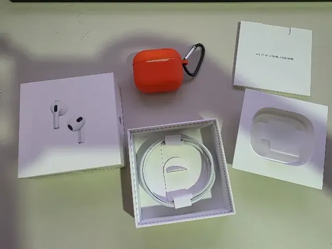 Apple Airpods 3a geração - ótimo estado