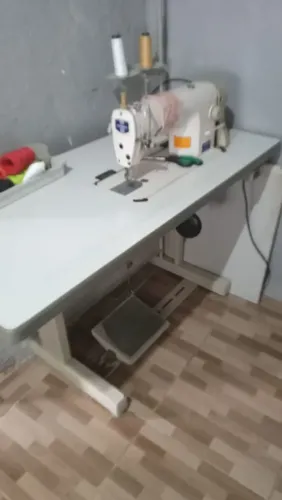 Máquina de costura industrial reta Lanmax LM-9950 completa 