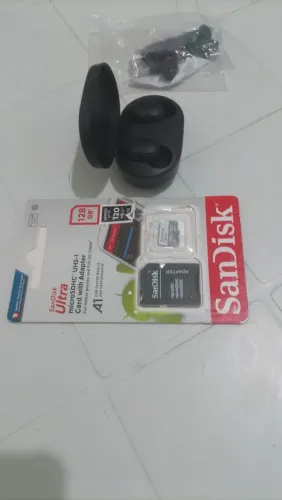 Fone de ouvido sem fio mais cartão de memória 128GB novo troco por algo do meu interesse.