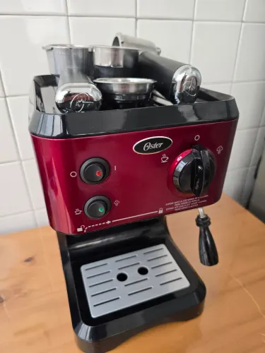 Cafeteira Expresso Oster Cappuccino + Moedor elétrico Oster