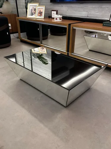 Mesa de centro em espelho