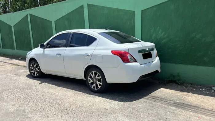 Nissan Versa Unique 1.6 16V Flex 4P Mec. 2016
