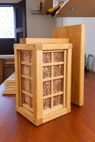 Arandela Pendulo, para área interna.