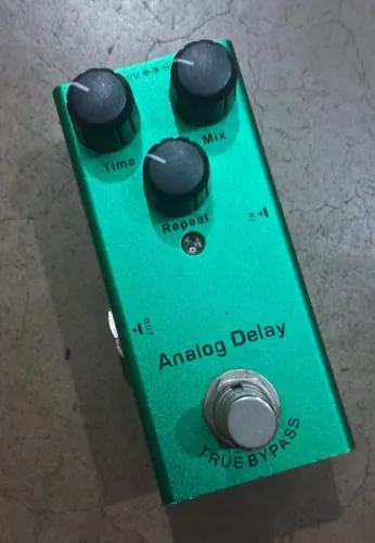 Pedal Analog Delay Saphue (semi-novo) Pronta-entrega