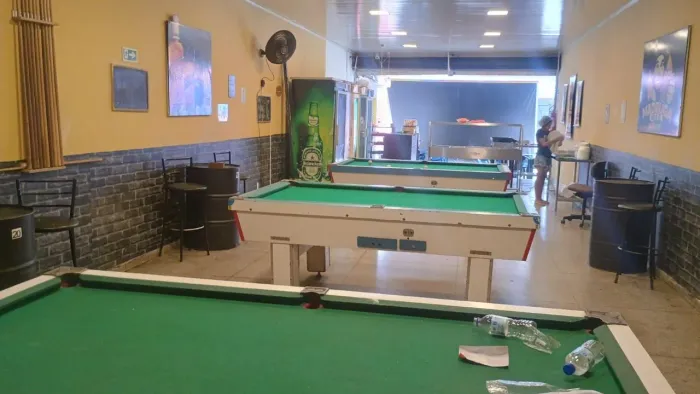 Vendo bar com sinuca e estrutura para restaurante