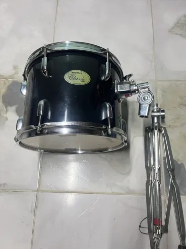 Surdo de bateria suspenso Michael