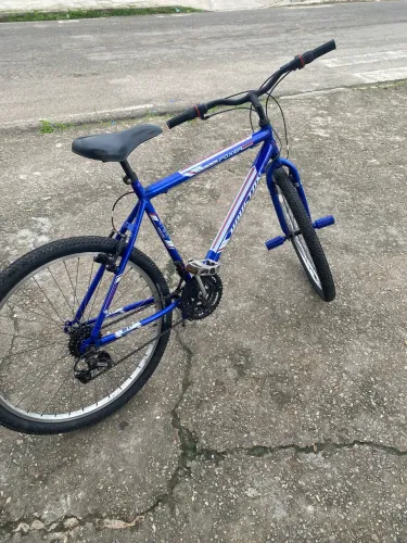 Bicicleta Houston Foxer Azul - Aro 26, 21 Marchas (Com Pegs de Manobra)